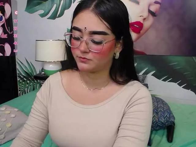 analishalimar on BongaCams 