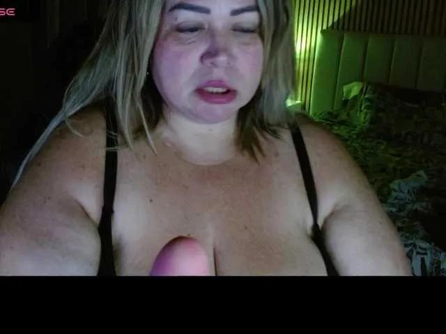 bella-savati on BongaCams