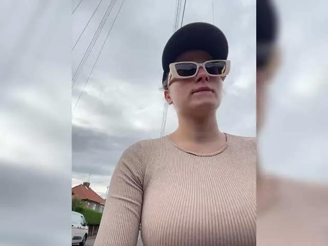 Carolinepro on BongaCams