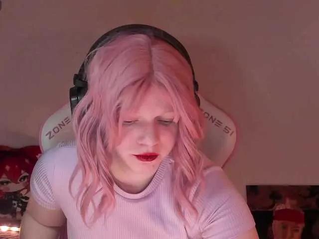 CutieSue — Beautiful hands, voice, eyes, see your hard... Role-playing games, m when they look at me