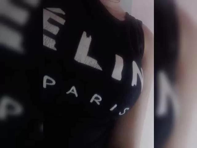 EveHugs on BongaCams 