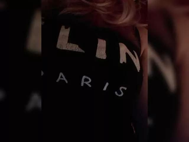 EveHugs on BongaCams 