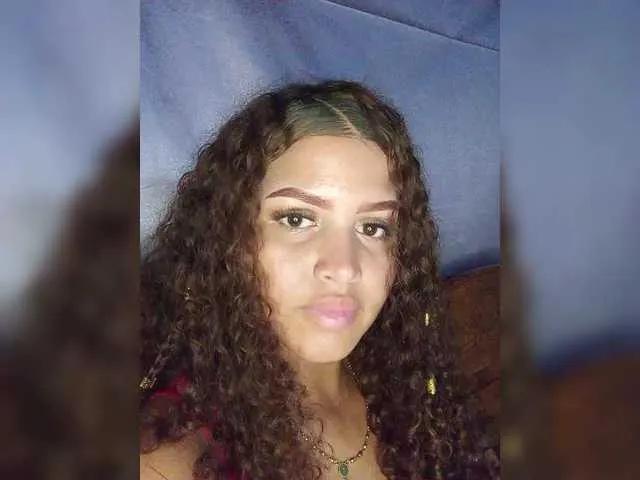 FANNIE22 on BongaCams 