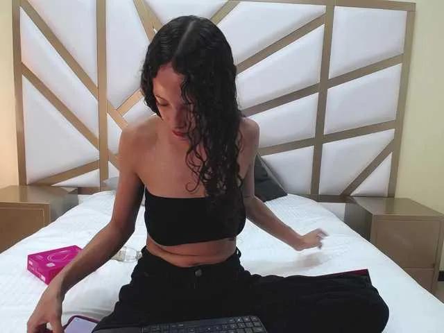 JuliettaBleer — I love enjoying the little things of life, such as listening to music, dancing and sharing funny moments.