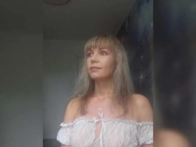 Kissz — I love massage, kisses, tenderness, fantasies and... dancing
I love to start 