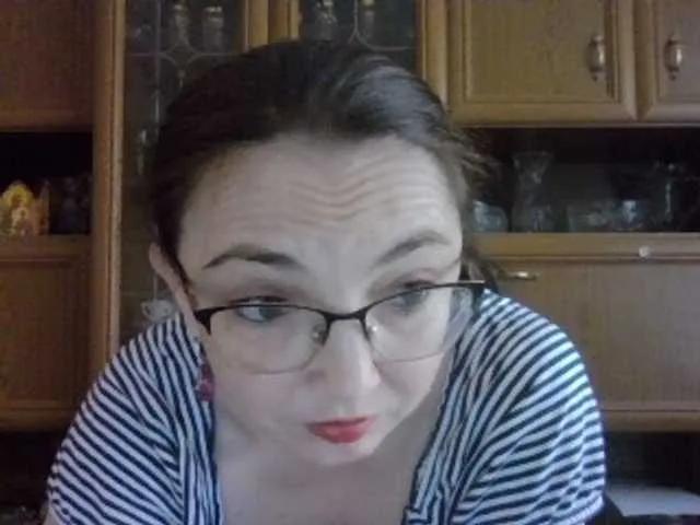Larrisa3 on BongaCams 