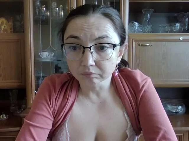 Larrisa3 on BongaCams 