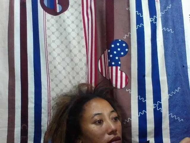 Laurencia12 on BongaCams