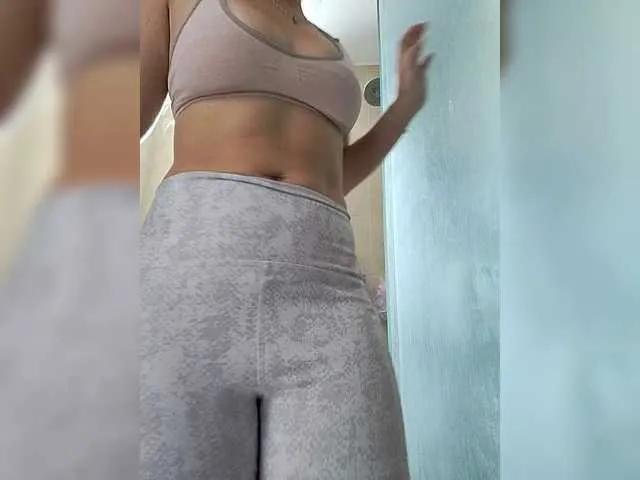 littleDanni on BongaCams 