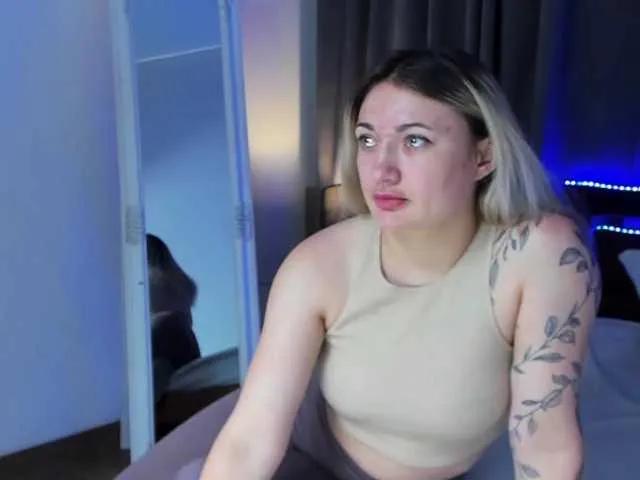 MikkiShows — It excites me when someone understands me with a look, making my heart beat faster. I love new - music, adventure, sparks. Especially when someone is dancing with me, remaining real.