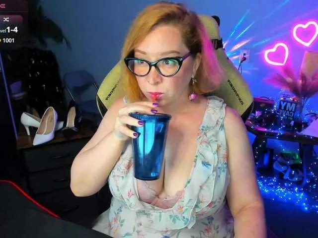 mmmMommy — If you want to know me, get ready for... exploring me! I love mystery as much as I love my fans. I will be your secret, your passion, your fantasy, maybe your everything!