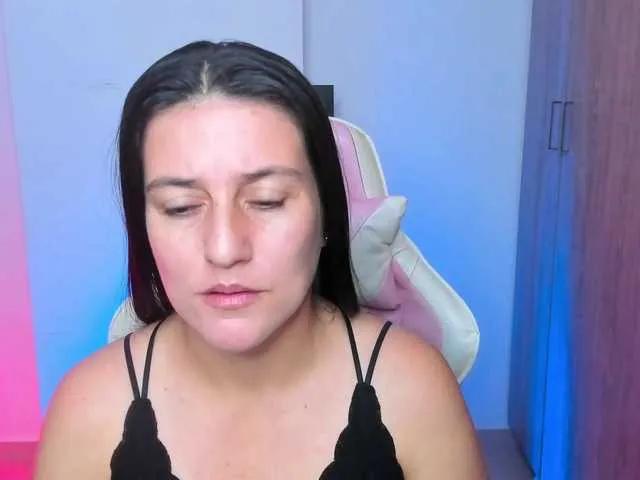 Saskyaajohnson on BongaCams