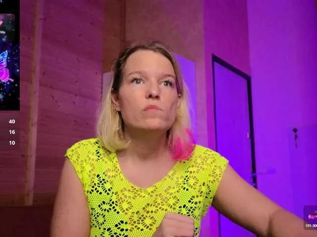 sweeteve050 on BongaCams 