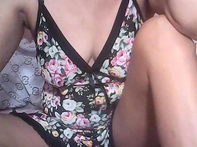 Yummyasian22 on BongaCams 