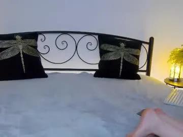 cleowang — Goal: naked #18 #teen #feet #lovense #new - Next Goal: Show Panties