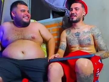 daniel_tattooed_smoker — show  chubby skinny [2000 tokens remaining] #master #daddy #feet  #chubby #couple