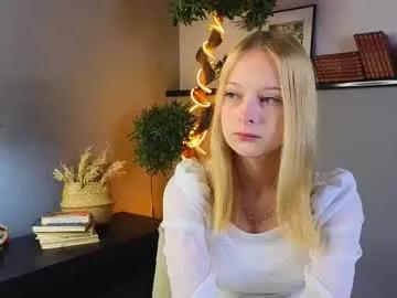 darceyheyd — GOAL: flash my boobs [132 tokens remaining] Welcome to my room! #new #shy #skinny #blonde #18