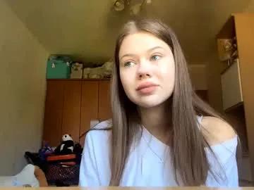 darling_moon — Goal:  "Spin around, show my outfit". hey hey hey!! my name is Stella and Im soooo pretty here :) So let's talk with me..... #new #18 #young #pretty #shy [25 tokens remaining]
