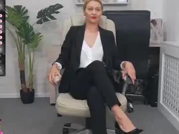 ellamilf on Chaturbate 