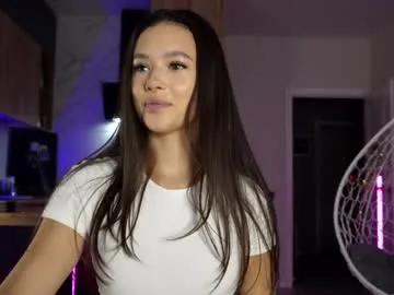 emilybatee — Tits  close-up and strong teasing [0 tokens remaining]