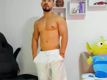 ezzio_scolaro on Chaturbate 