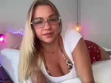 hiiandrea — tip goal: take my top off   end of the week fuuun!  #new #bigboobs #18 #teen #latina [703 tokens remaining]
