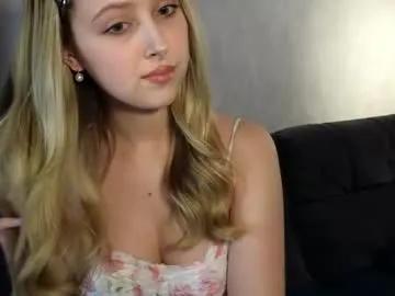 kittynchloe — hey hey i'm Chloe  // GOAL: hello [10 tokens left] #natural #shy #18 #teen #bigboobs