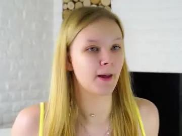 laurendarou — Hi hi I'm Ellie   GOAL:  Bite and lick your lips  | I want to reach 25 thumbs up  #new #18 #teen #shy #young [0 tokens remaining]