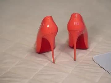 marianova — Welcome to my room! - Goal: Lotion on the ass [117 tokens left]