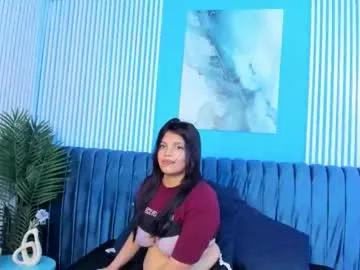 niatorres — Heeyyy! :) new girl #latina #new #legs #shy #longhair
