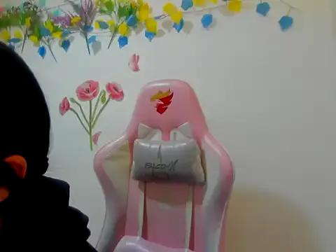 alana_collinss on StripChat 