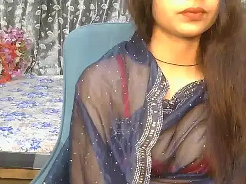 alaviya-19 on StripChat 