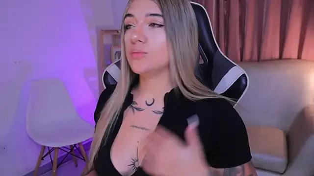 ashleyvalirya — Rub & tease + Spanks + Dirty eyes