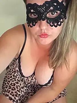 ElyiaXl — 3 doigts chatte