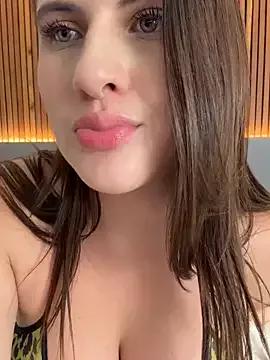 EmiilyAdams_ on StripChat 