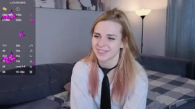 HelenMartines on StripChat 