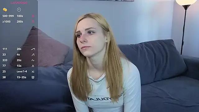 HelenMartines on StripChat 