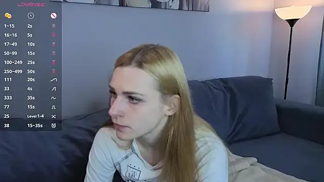 HelenMartines on StripChat 