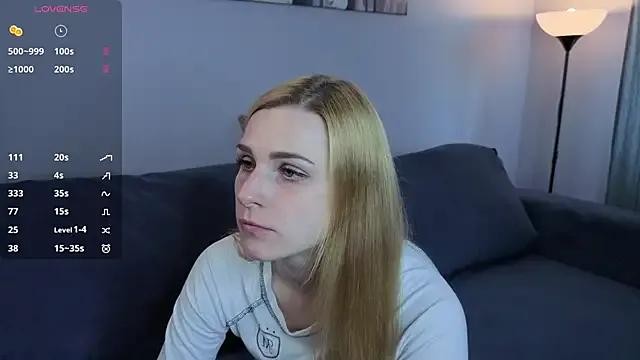 HelenMartines on StripChat 