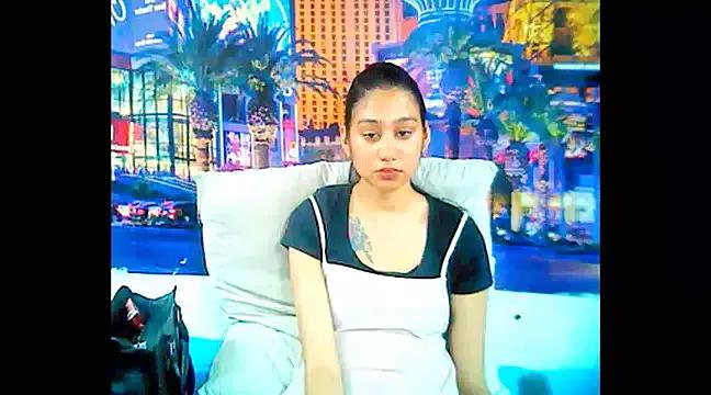 IndianPrettySmile on StripChat 