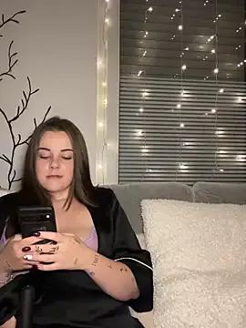 ItsLxsa — Show Boobs