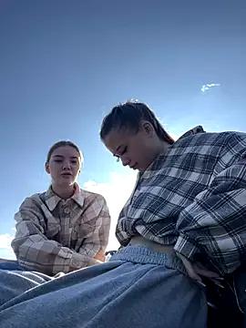 Juice_Bunny — Massage tits close to cam and aheago