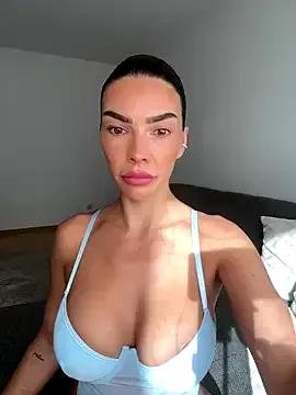 krissiswrld- on StripChat