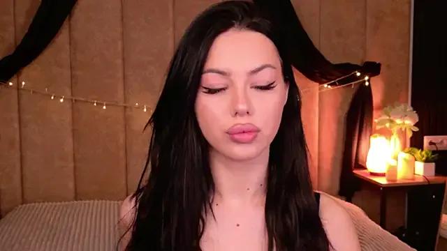 Leya_Foxhall — hand bra
