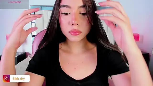 lilith_dy on StripChat