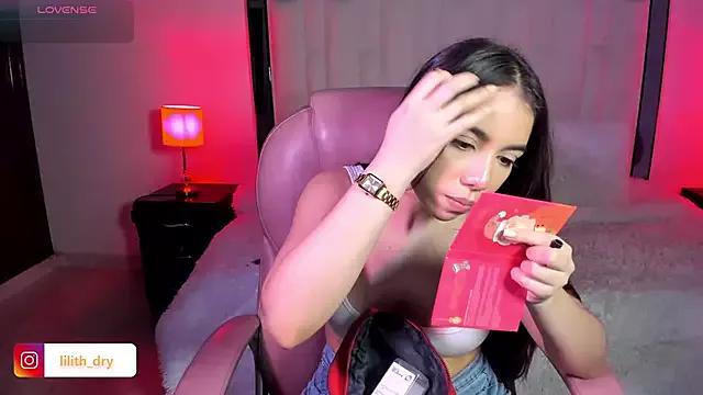 lilith_dy on StripChat 
