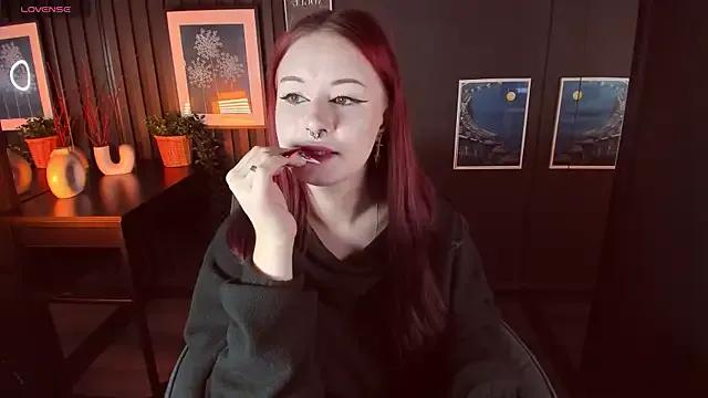 Lily_Moonlight on StripChat 