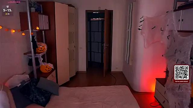 LynetHakes — show wet tounge