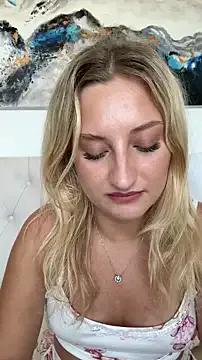 MileySummer on StripChat