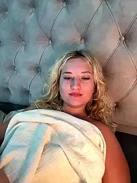 MileySummer on StripChat